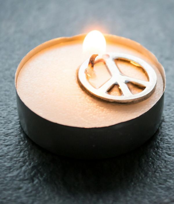 Cyan glowing light waves on dark background symbolizing mental clarity